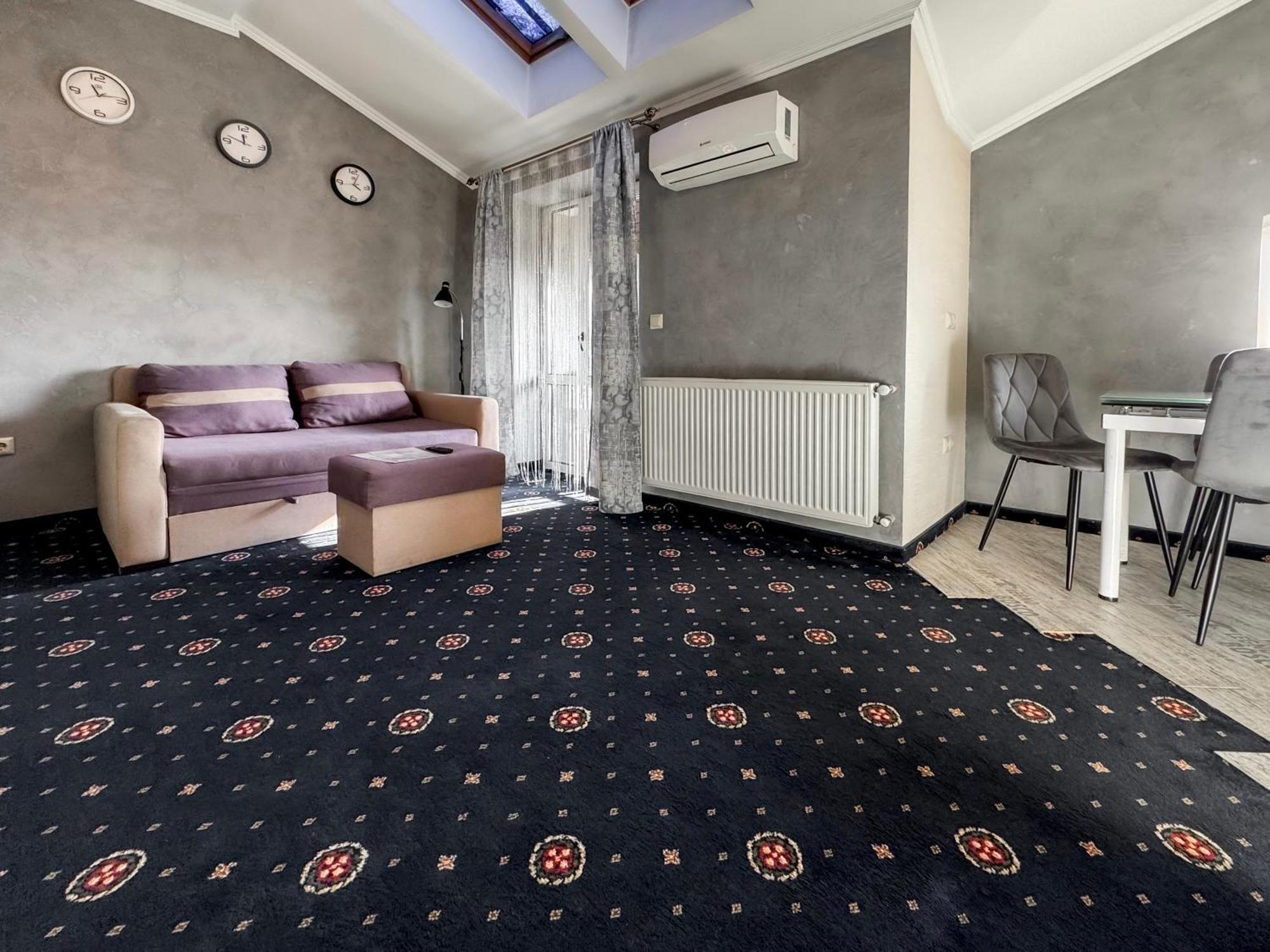 Apartments On Zaliznychna 49 ايفانو - فرانكيفسك المظهر الخارجي الصورة