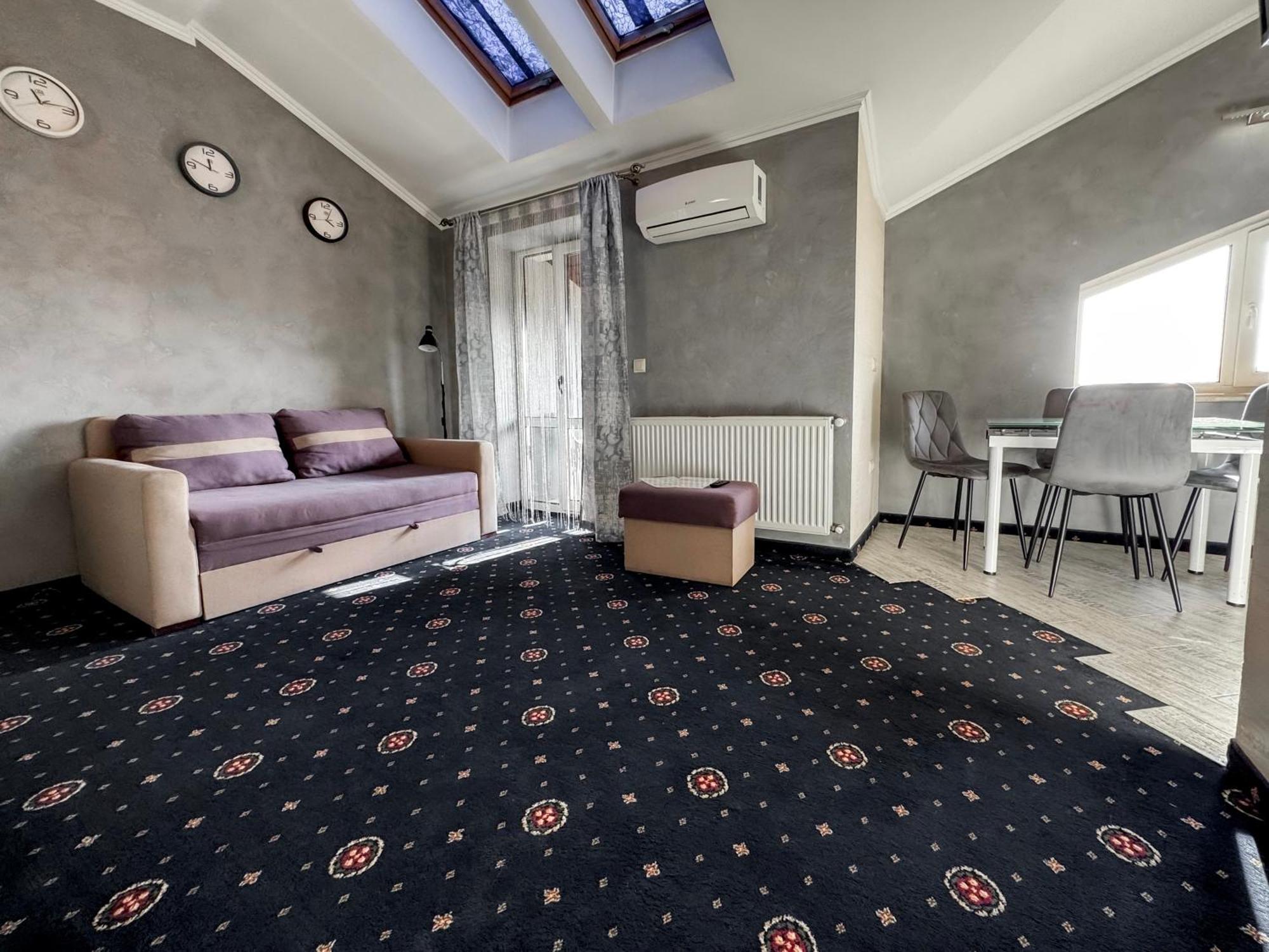Apartments On Zaliznychna 49 ايفانو - فرانكيفسك المظهر الخارجي الصورة
