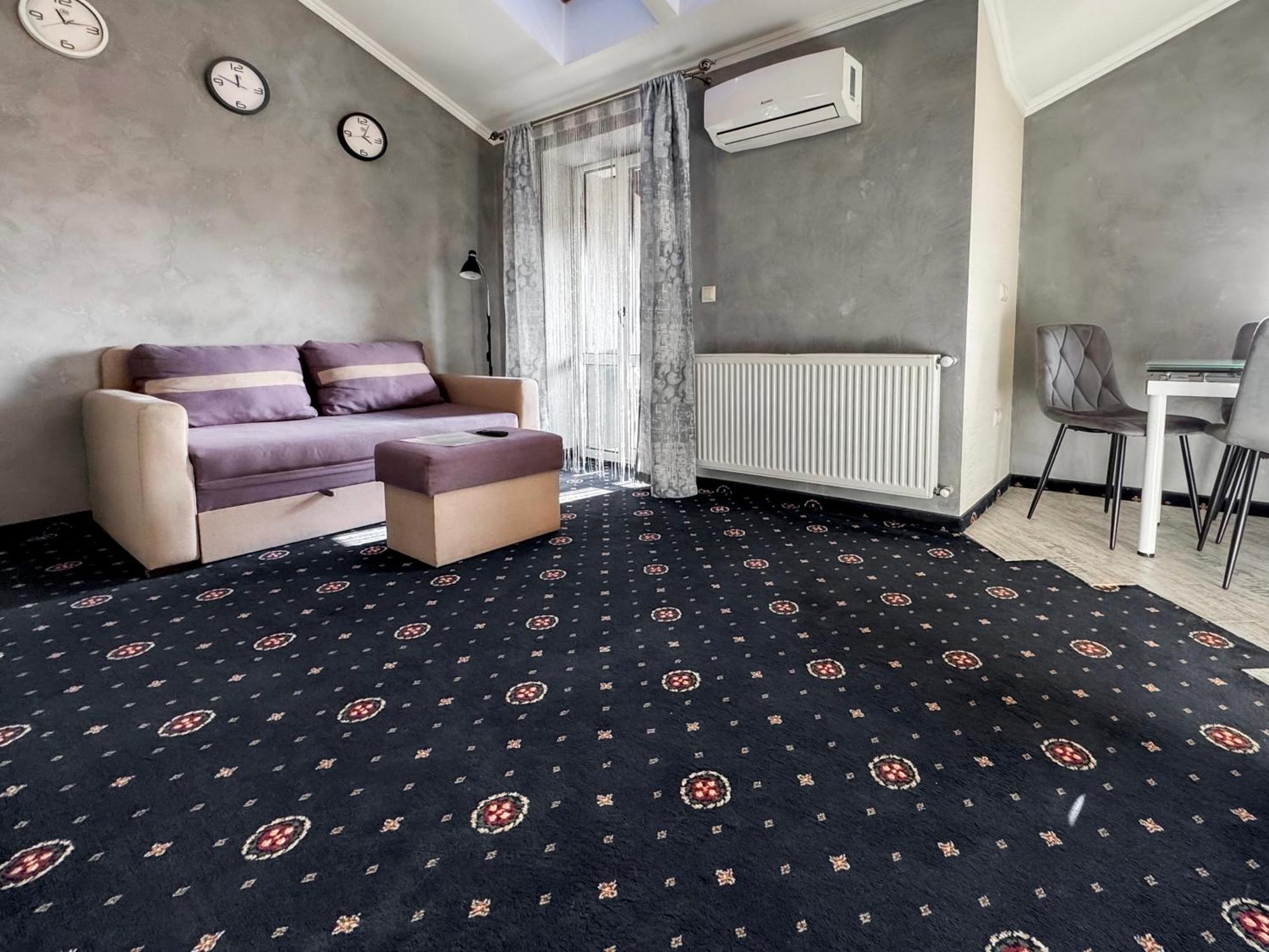 Apartments On Zaliznychna 49 ايفانو - فرانكيفسك المظهر الخارجي الصورة