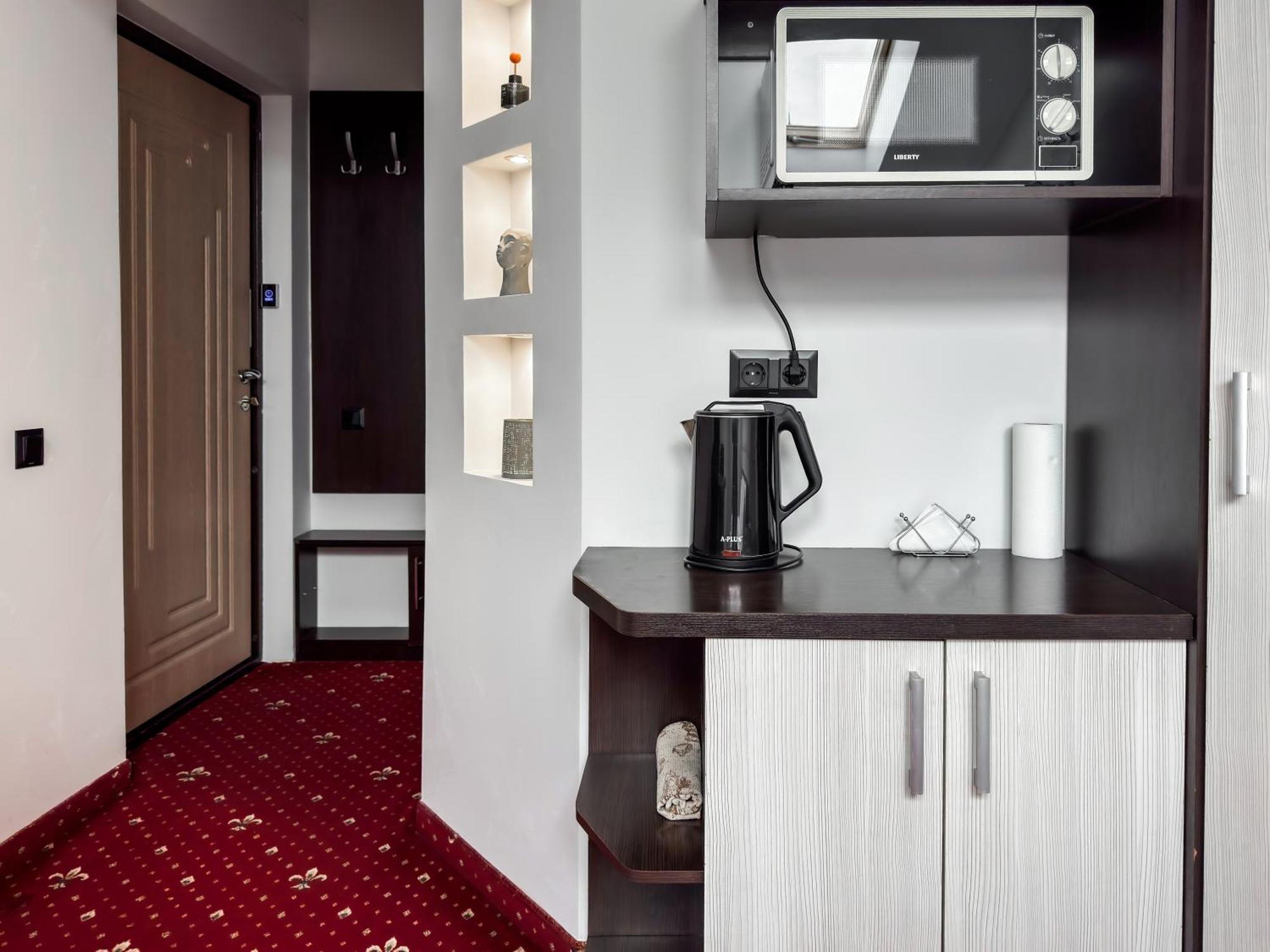 Apartments On Zaliznychna 49 ايفانو - فرانكيفسك المظهر الخارجي الصورة