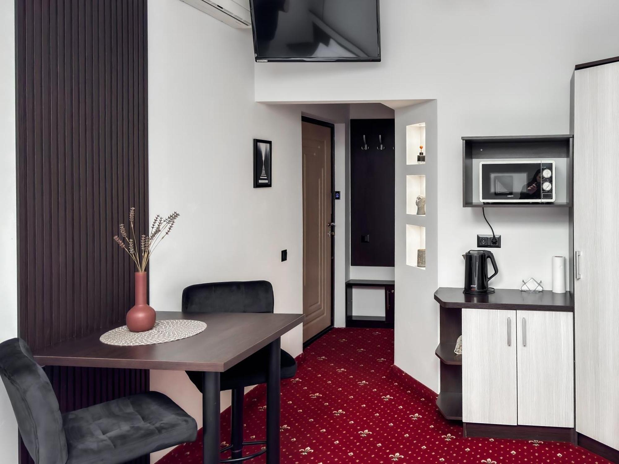 Apartments On Zaliznychna 49 ايفانو - فرانكيفسك المظهر الخارجي الصورة