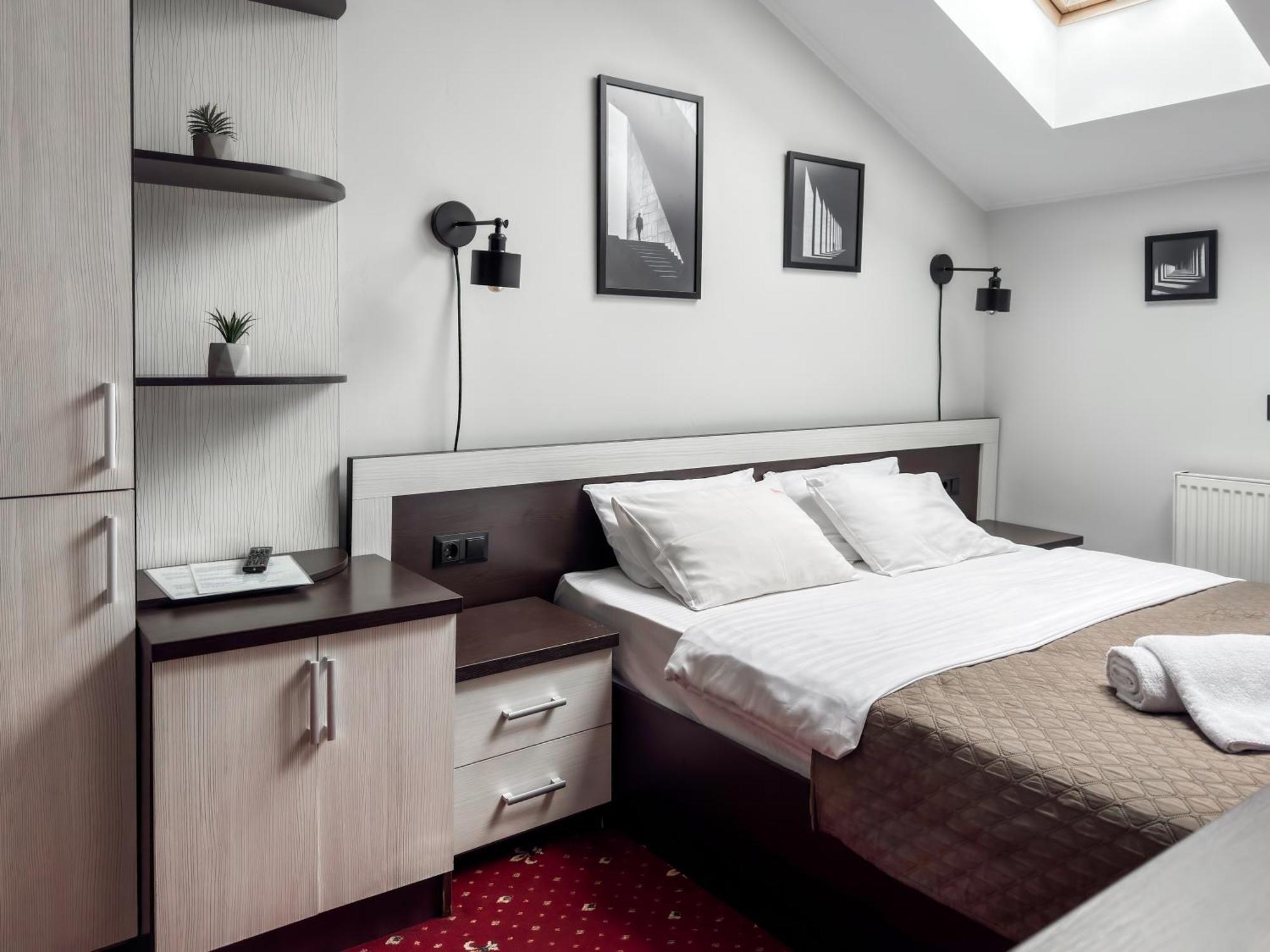 Apartments On Zaliznychna 49 ايفانو - فرانكيفسك المظهر الخارجي الصورة