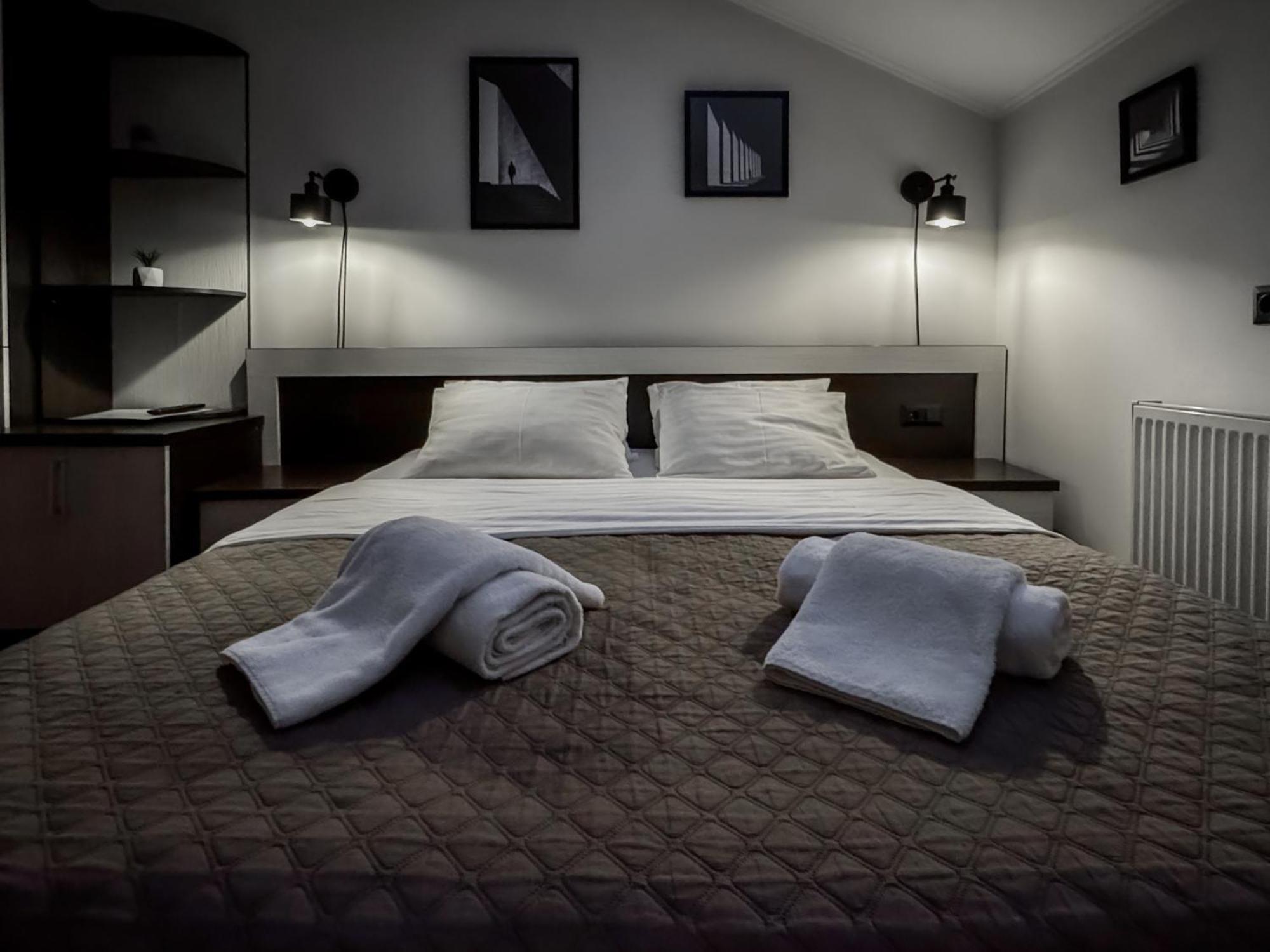 Apartments On Zaliznychna 49 ايفانو - فرانكيفسك المظهر الخارجي الصورة
