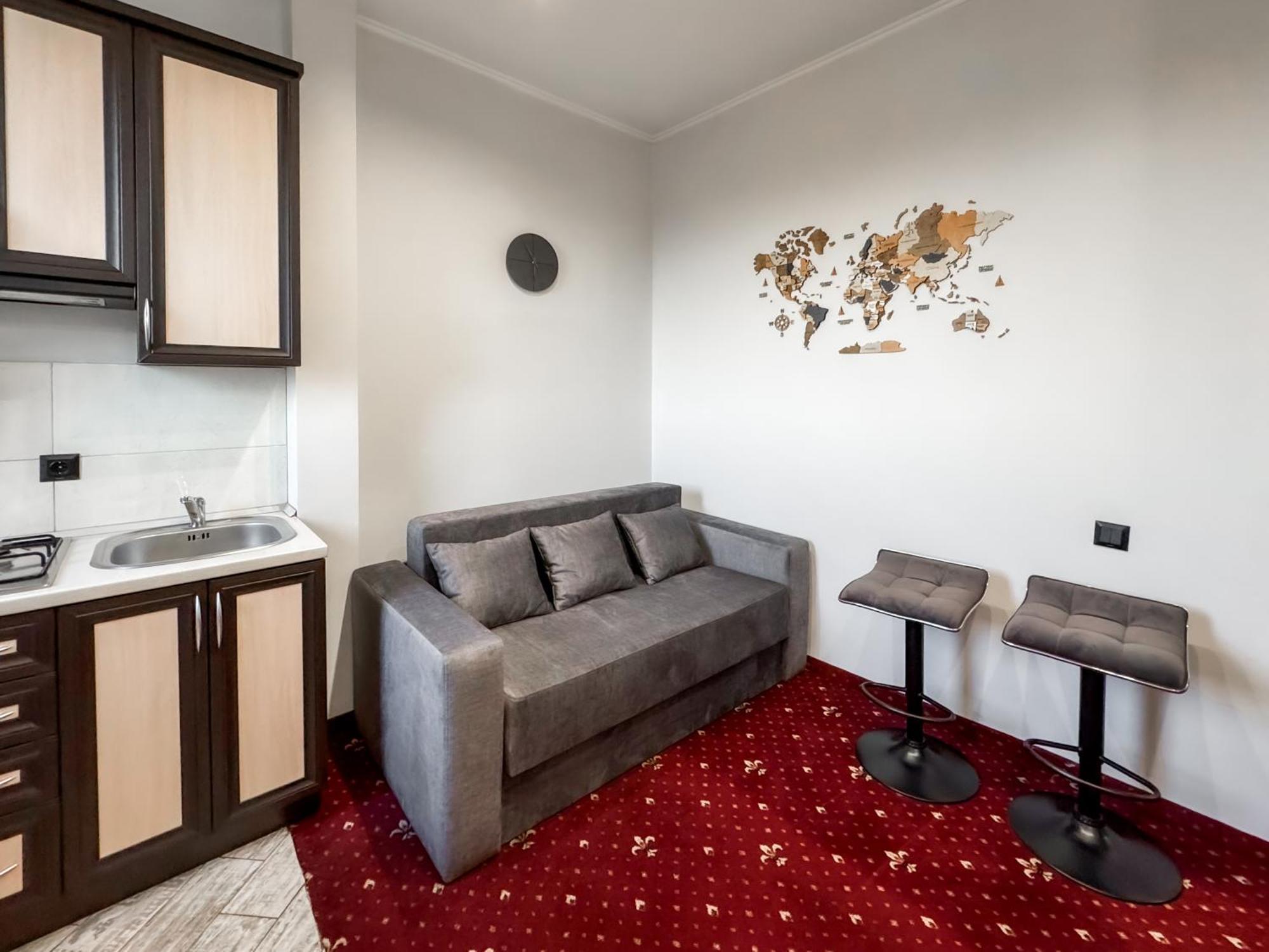 Apartments On Zaliznychna 49 ايفانو - فرانكيفسك المظهر الخارجي الصورة