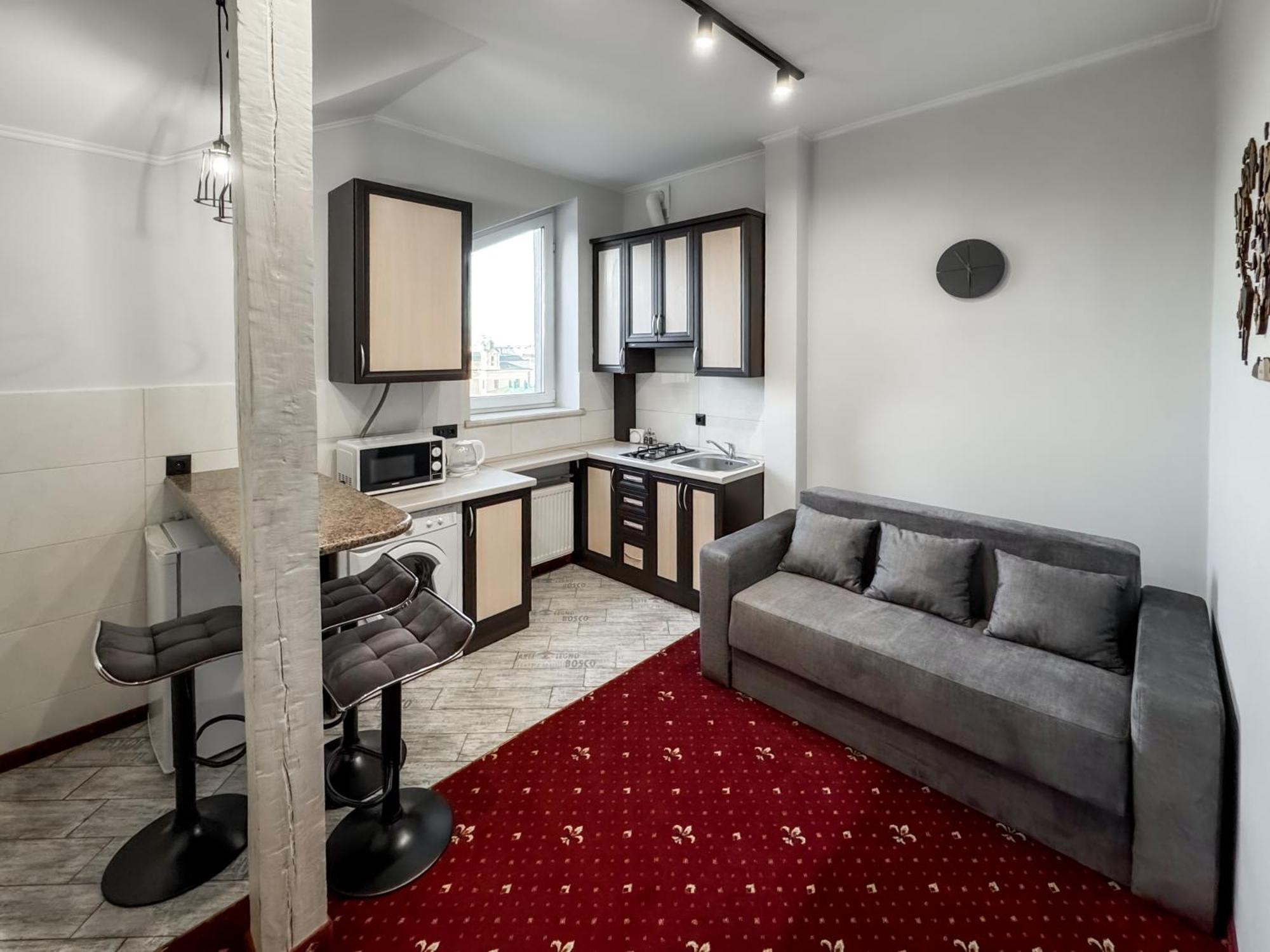 Apartments On Zaliznychna 49 ايفانو - فرانكيفسك المظهر الخارجي الصورة