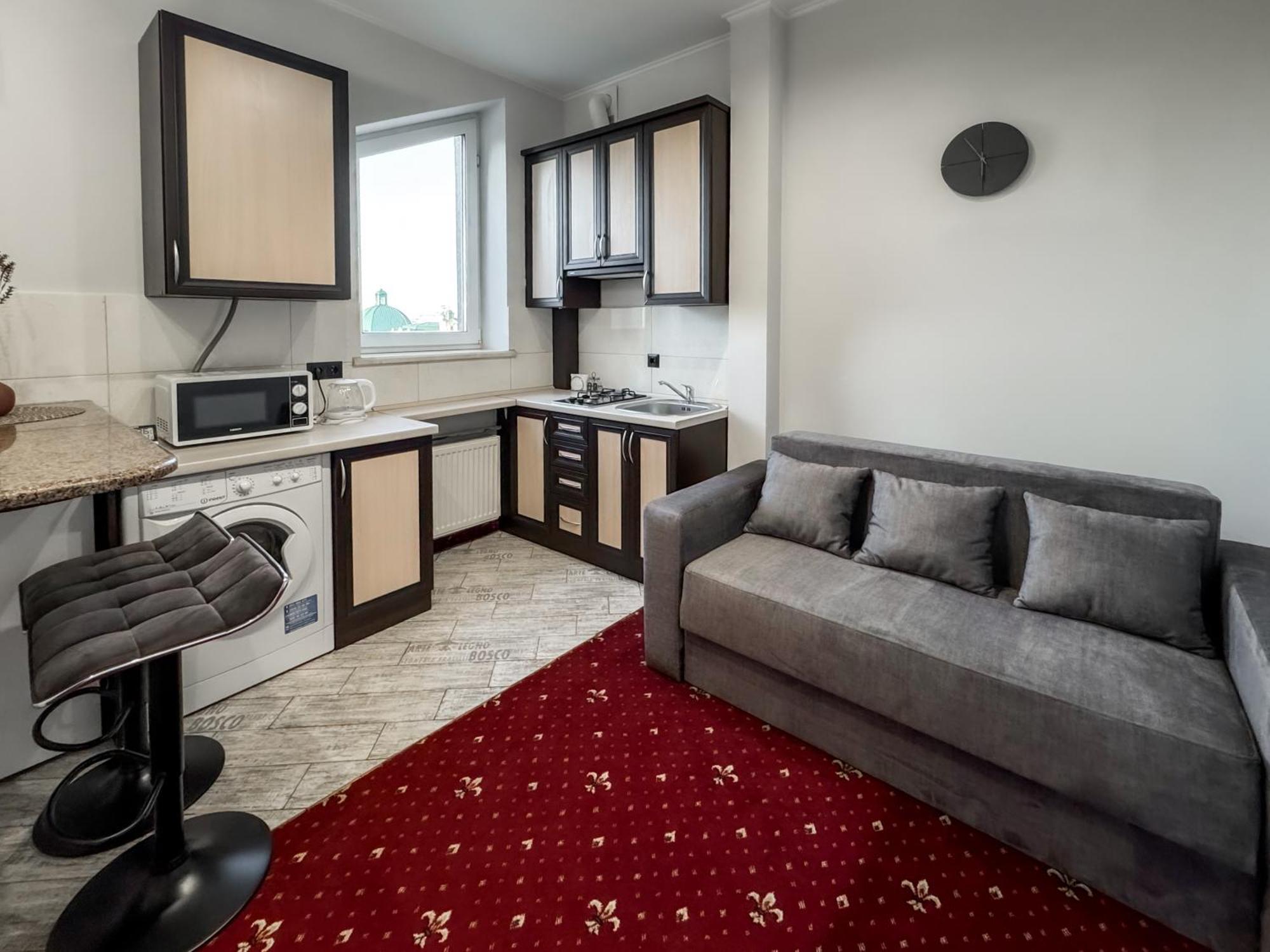 Apartments On Zaliznychna 49 ايفانو - فرانكيفسك المظهر الخارجي الصورة