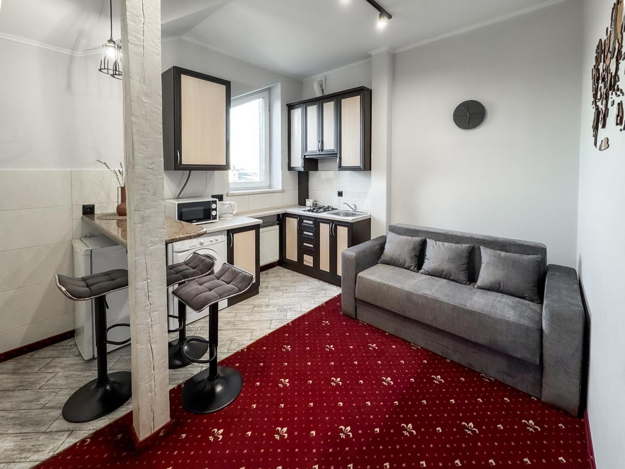 Apartments On Zaliznychna 49 ايفانو - فرانكيفسك المظهر الخارجي الصورة