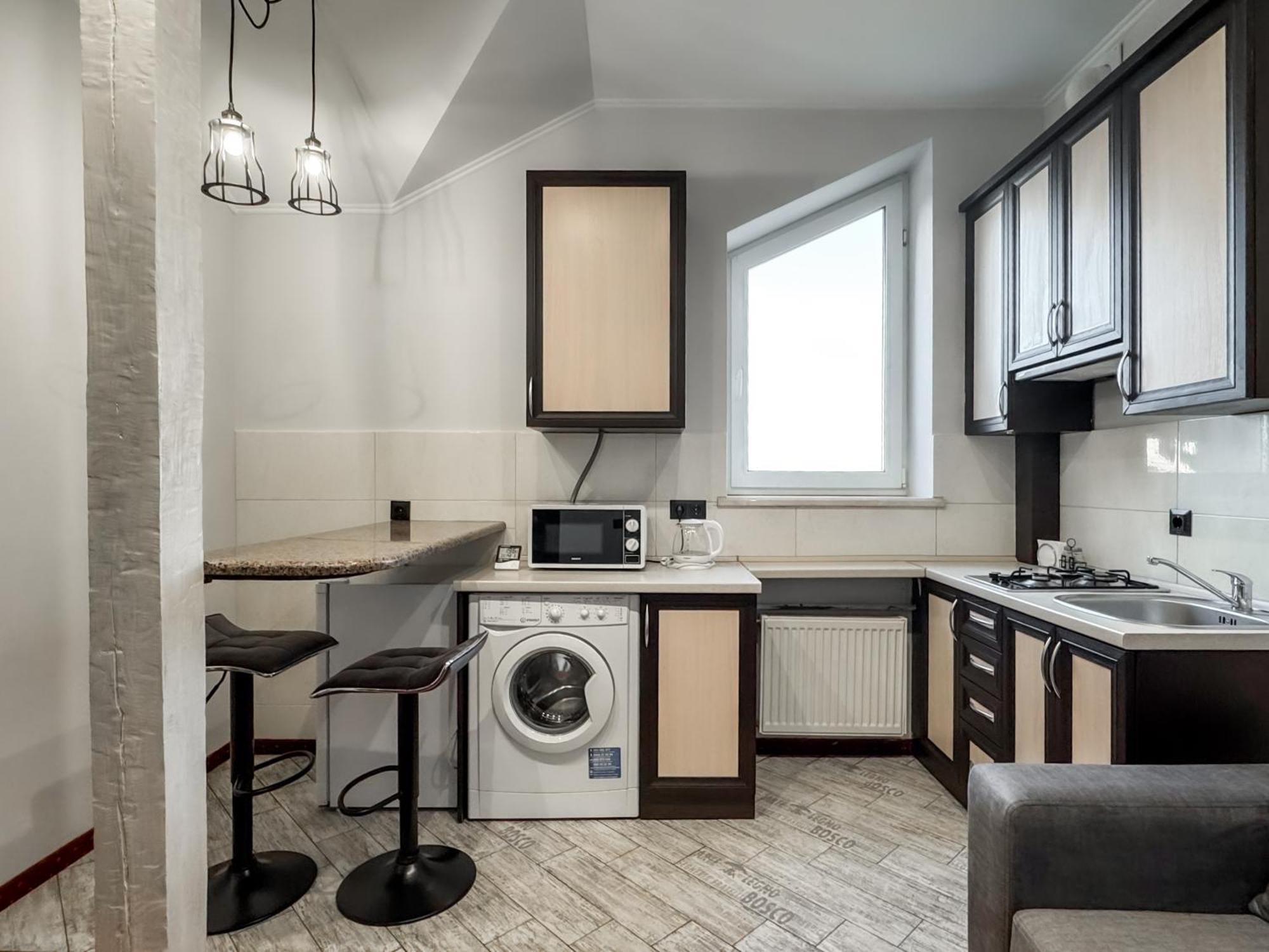 Apartments On Zaliznychna 49 ايفانو - فرانكيفسك المظهر الخارجي الصورة