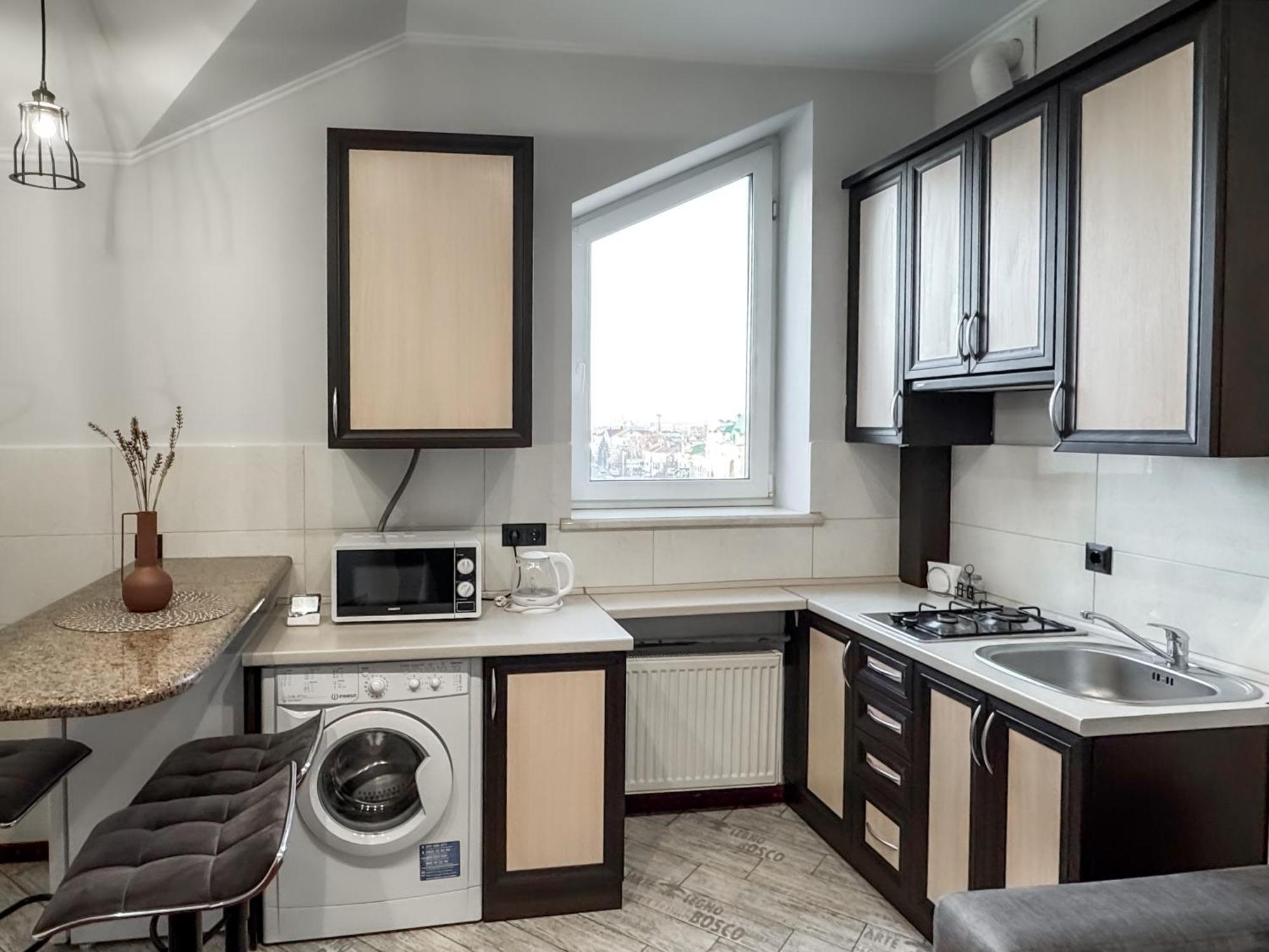 Apartments On Zaliznychna 49 ايفانو - فرانكيفسك المظهر الخارجي الصورة