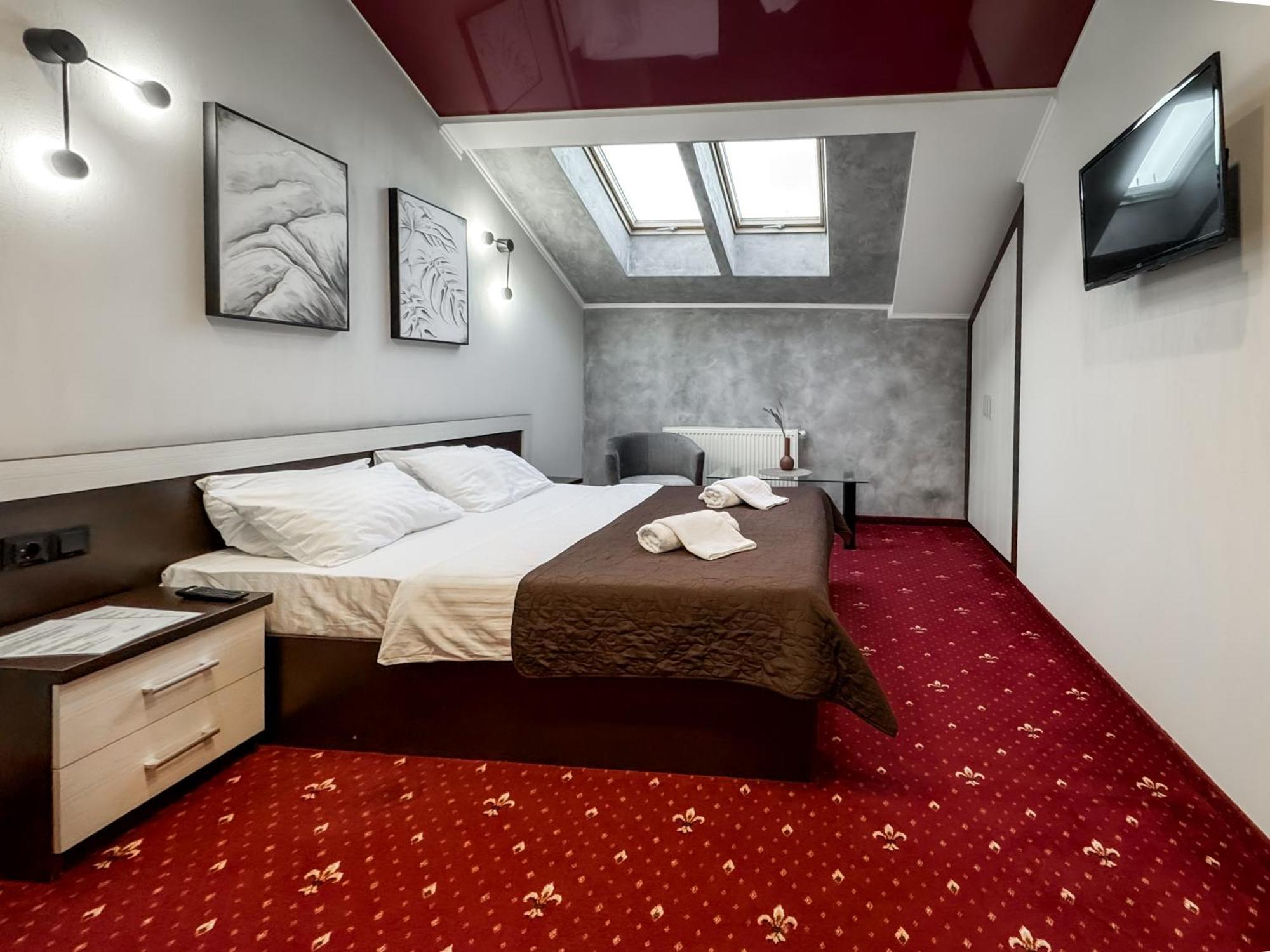 Apartments On Zaliznychna 49 ايفانو - فرانكيفسك المظهر الخارجي الصورة